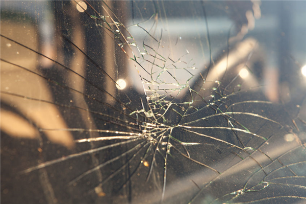 How Broken Glass Affects Driving Safety