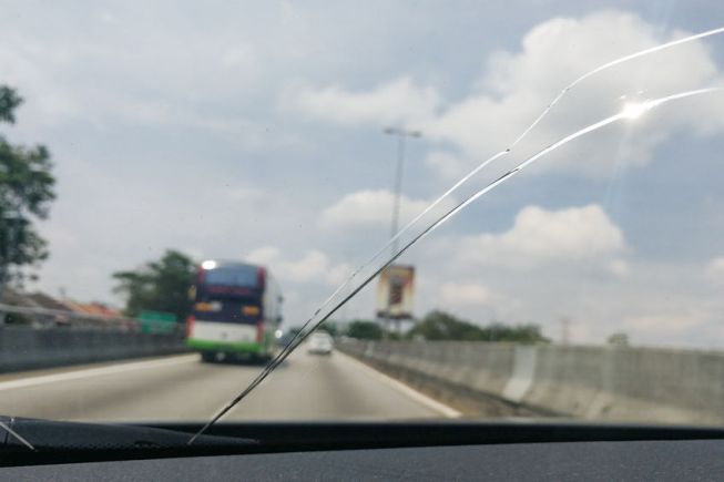 Avoid the Crack: 6 Simple Ways to Prevent Windshield Damage