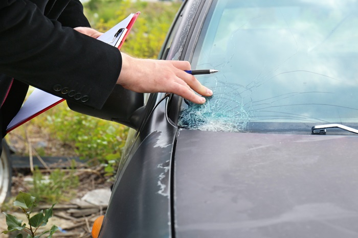 Insurance Claims for Windshield Damage: A Step-by-Step Guide