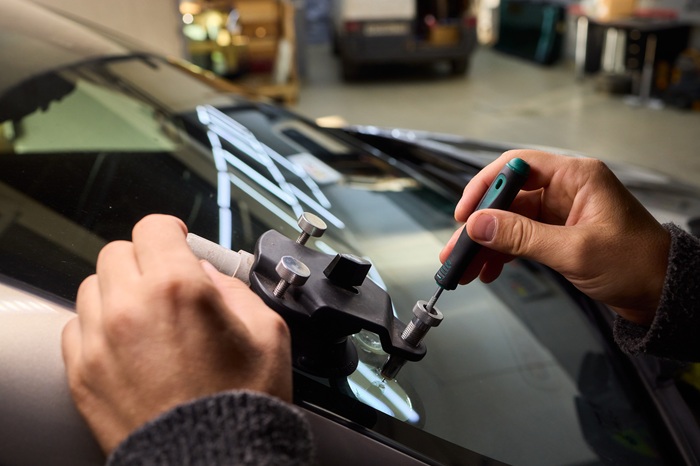 How Do Rock Chip Repairs Prevent Full Windshield Replacement?